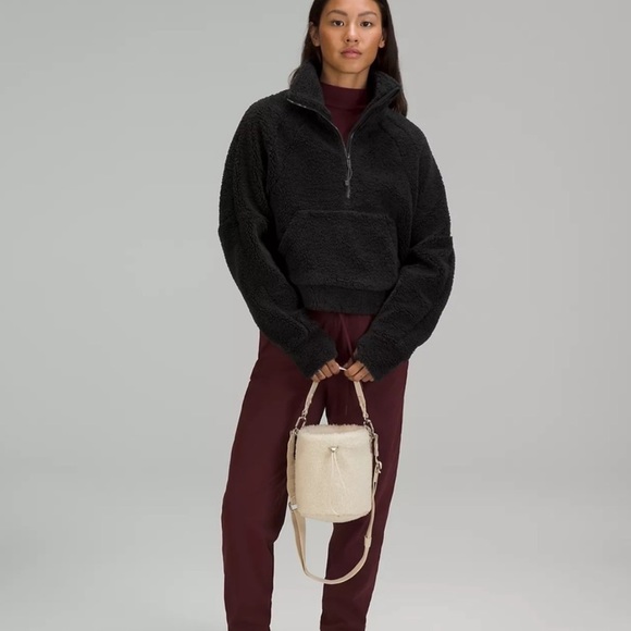 Lululemon Crossbody Fleece Bucket Bag in White Opal NWT - Picture 2 of 5